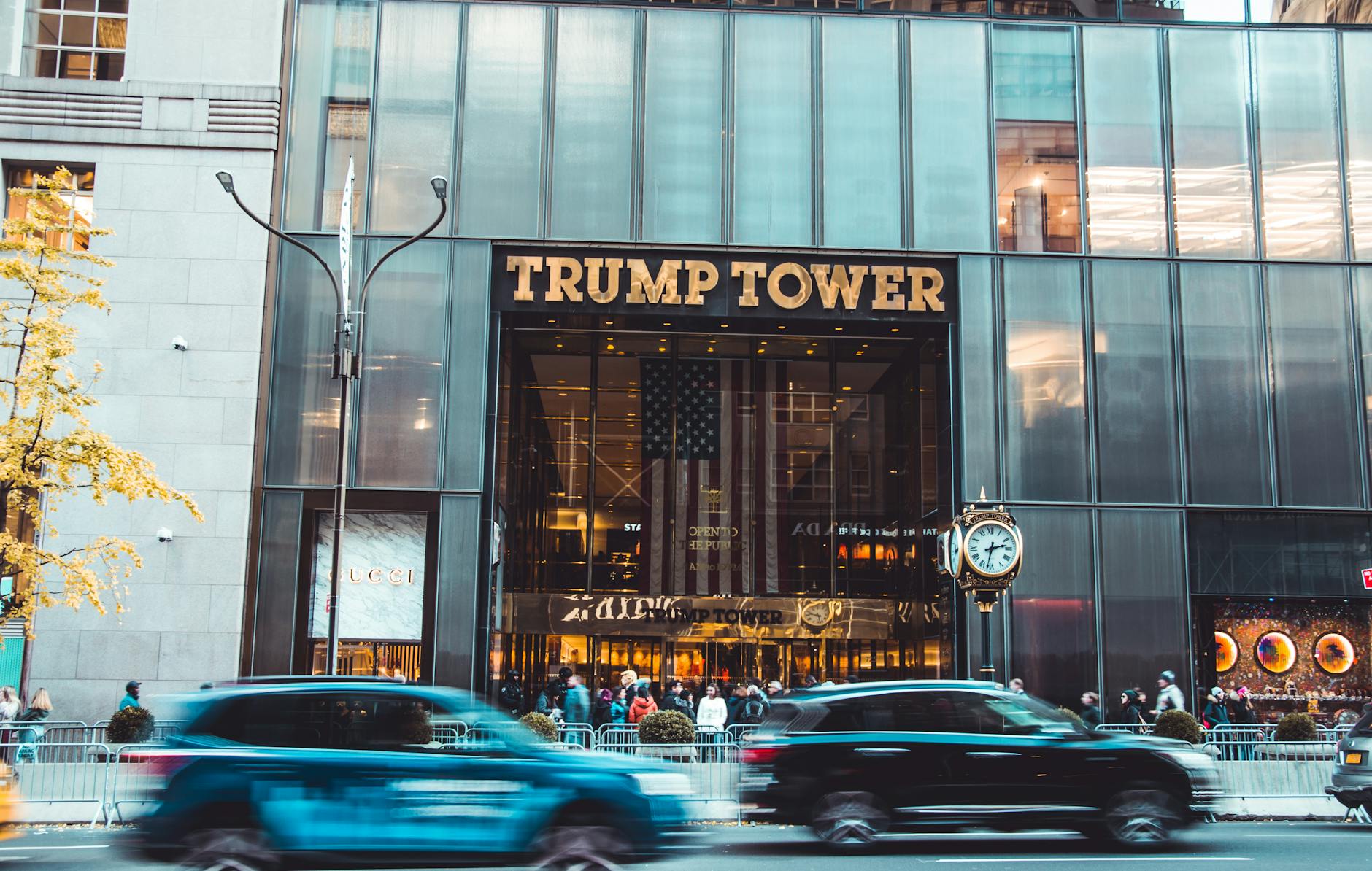 Trump semnează ordinul AI, dar fără obligații